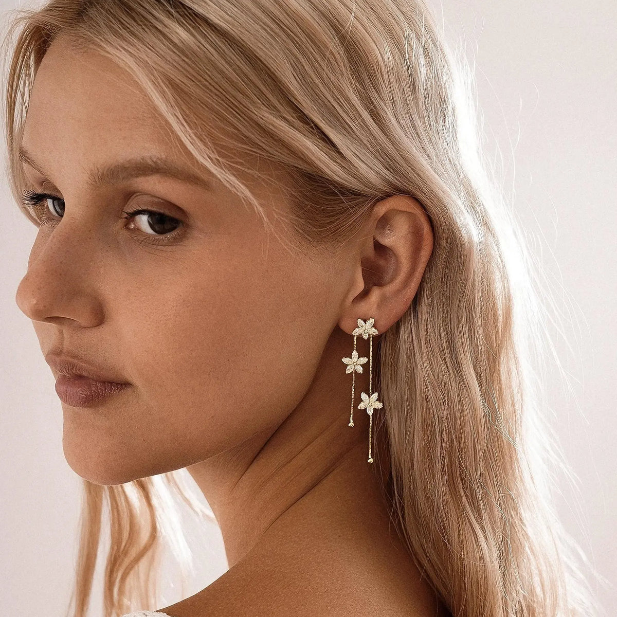 Women'S Handcrafted Flower Drop Dangle Earrings - Minimalist Gold Crystal Jewelry, Bridal Drop Earrings for Bridesmaid Wedding Party Gift Keepsake