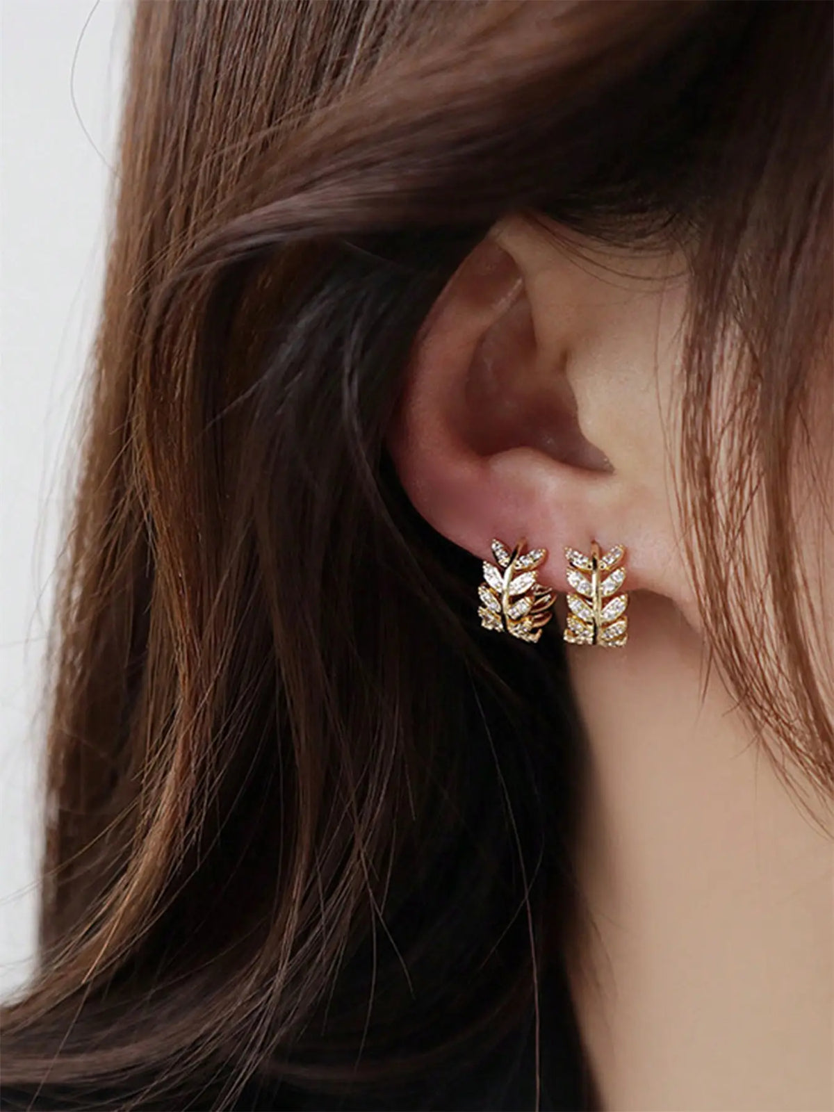 Women'S Leaf-Shaped Zircon Earrings, Shining Earrings, Fashionable Earrings, Casual Copper Inlaid Zircon Composition Dainty Gift for Women, All-Season Party Accessories, Anniversary Wedding Gifts