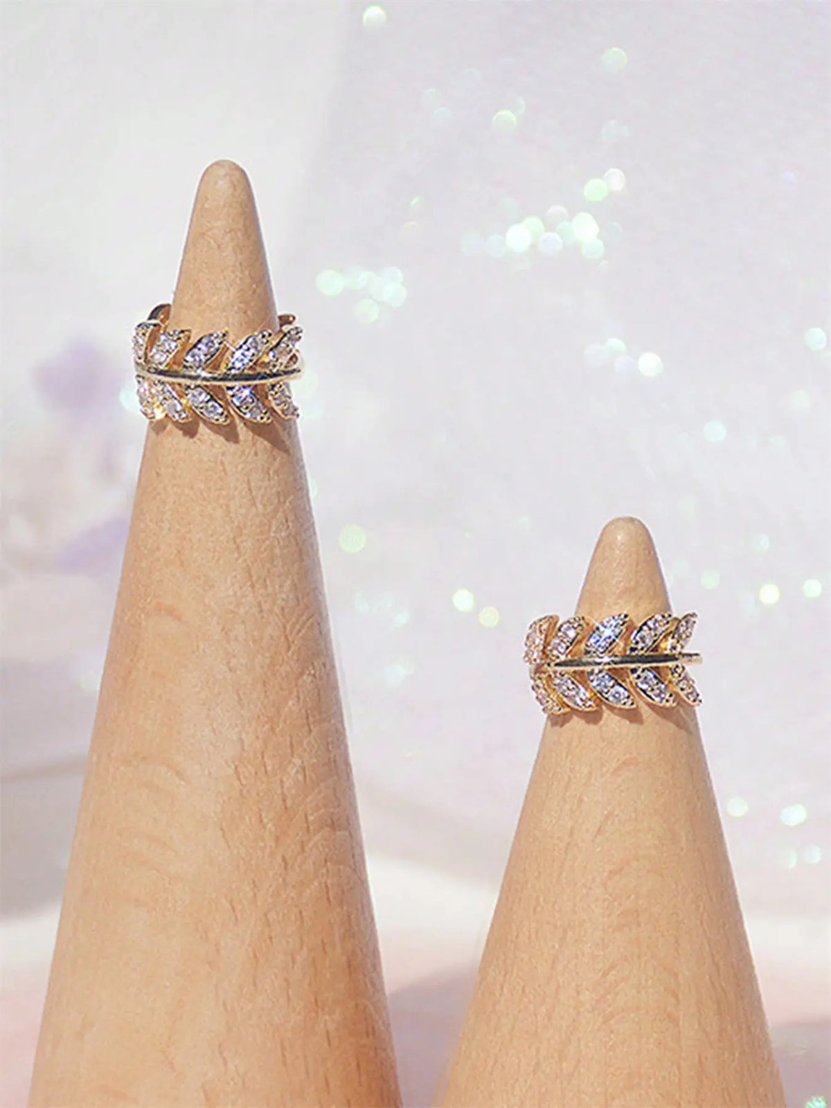 Women'S Leaf-Shaped Zircon Earrings, Shining Earrings, Fashionable Earrings, Casual Copper Inlaid Zircon Composition Dainty Gift for Women, All-Season Party Accessories, Anniversary Wedding Gifts